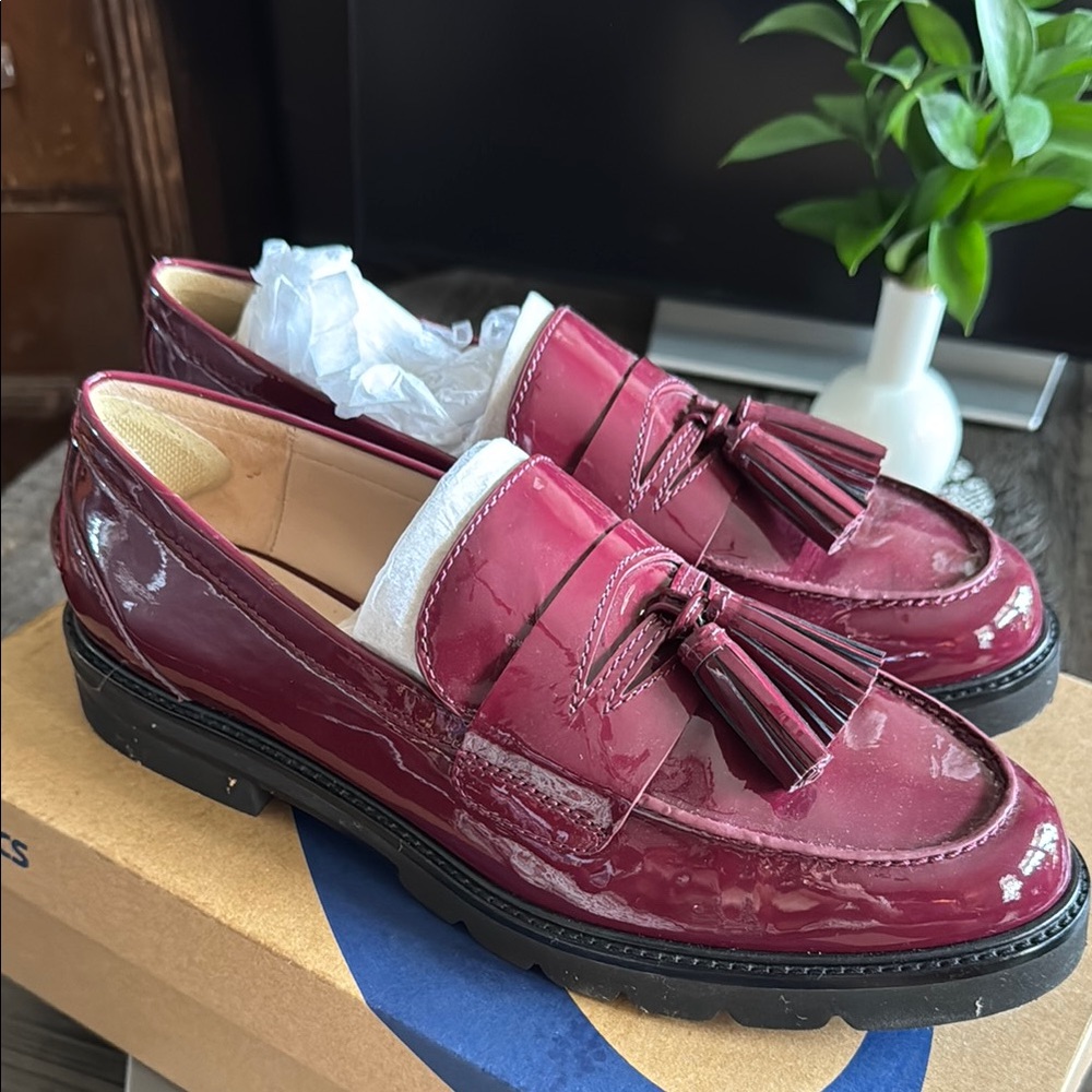Stuart Weitzman Adrian Patent Maroon Cranberry Tassel Loafers 10.5